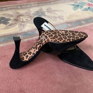 Warren Edwards pump suede patent leather trimmings.great condition never worn